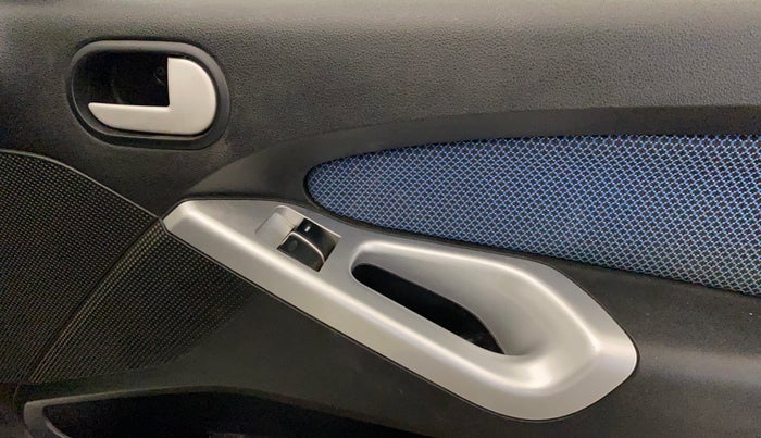 2015 Ford Figo TITANIUM 1.2 PETROL, CNG, Manual, 51,272 km, Driver Side Door Panels Control