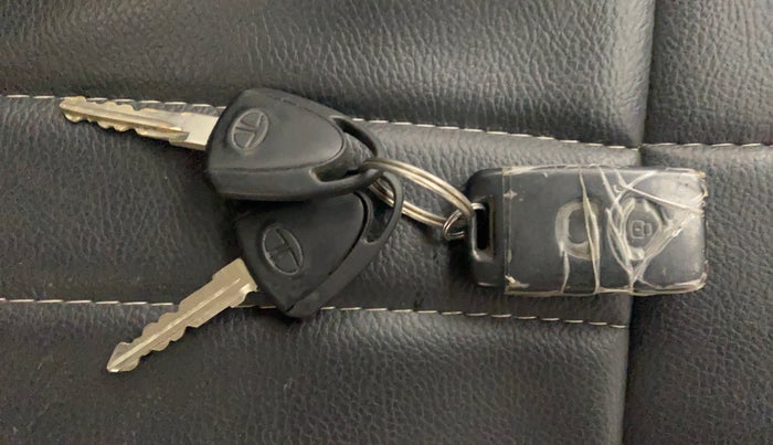 2016 Tata Nano TWIST XT, Petrol, Manual, 33,704 km, Key Close Up