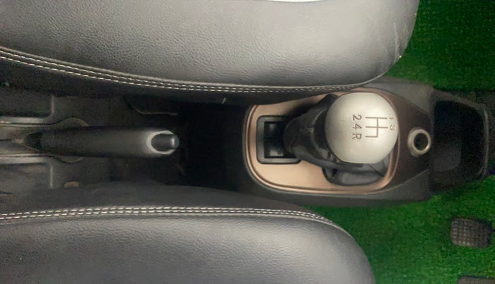 2016 Tata Nano TWIST XT, Petrol, Manual, 33,704 km, Gear Lever