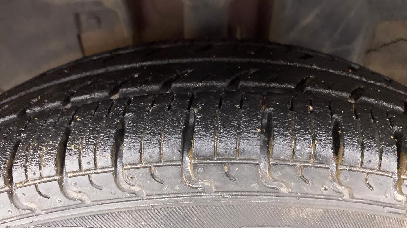 2019 Datsun Redi Go S, Petrol, Manual, 29,754 km, Left Front Tyre Tread