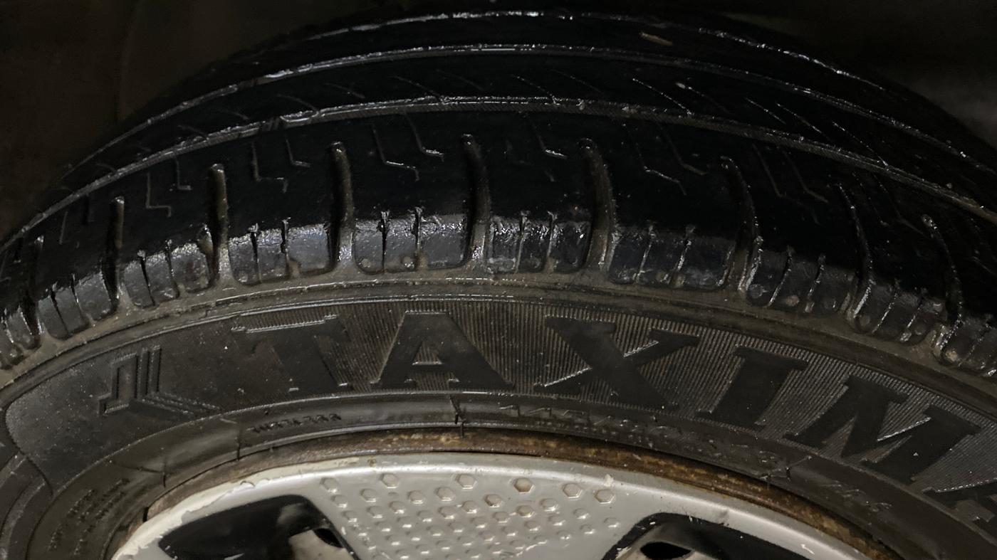 2014 Maruti Wagon R 1.0 LXI, Petrol, Manual, 77,546 km, Right Front Tyre Tread