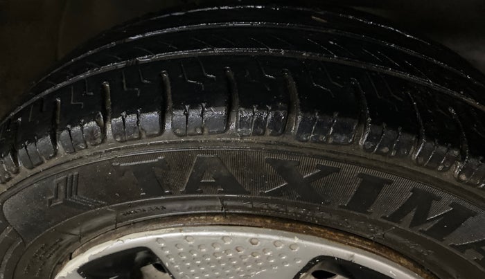 2014 Maruti Wagon R 1.0 LXI, Petrol, Manual, 77,546 km, Right Front Tyre Tread