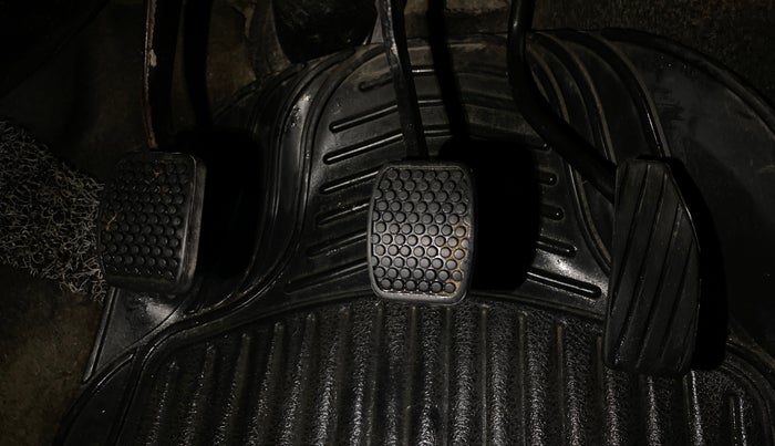 2014 Maruti Wagon R 1.0 LXI, Petrol, Manual, 77,546 km, Pedals