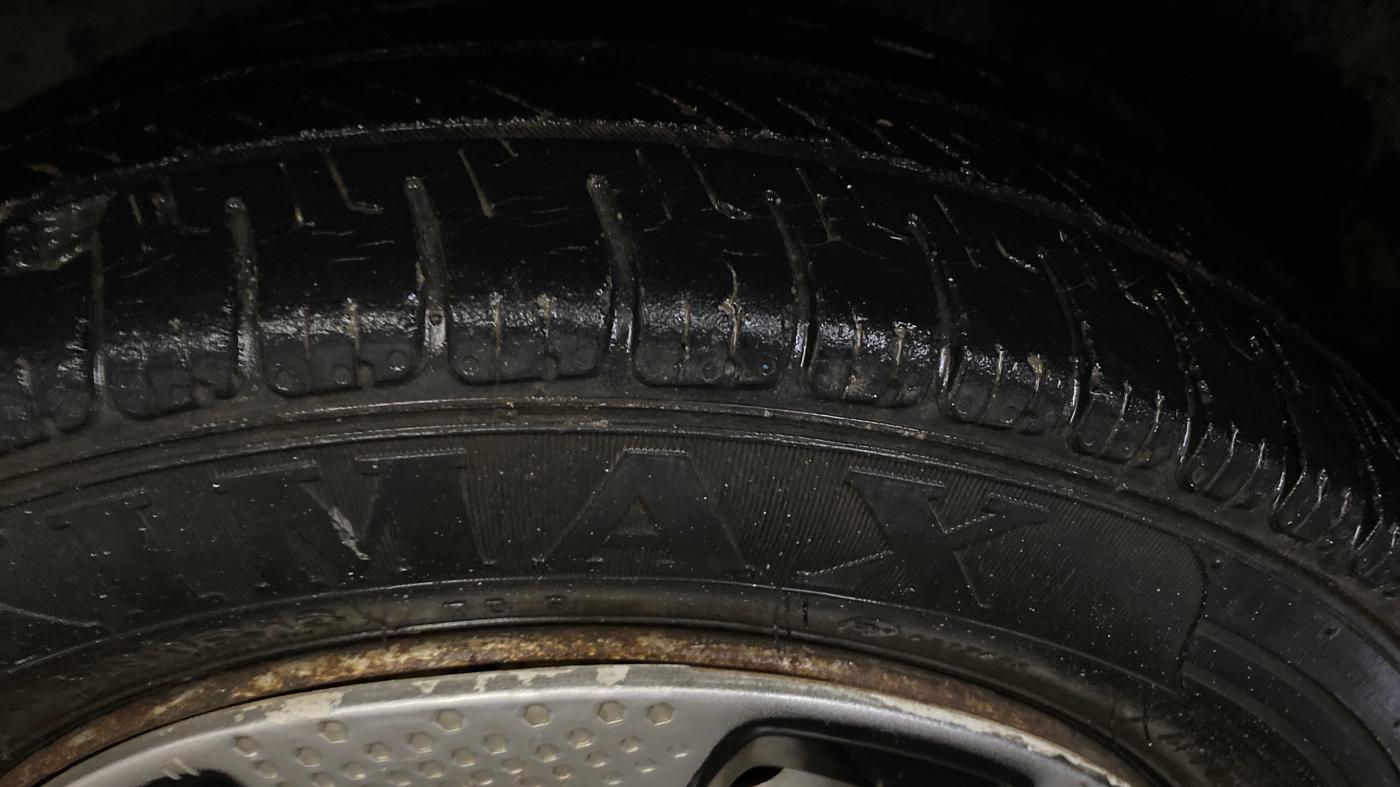 2014 Maruti Wagon R 1.0 LXI, Petrol, Manual, 77,546 km, Left Front Tyre Tread