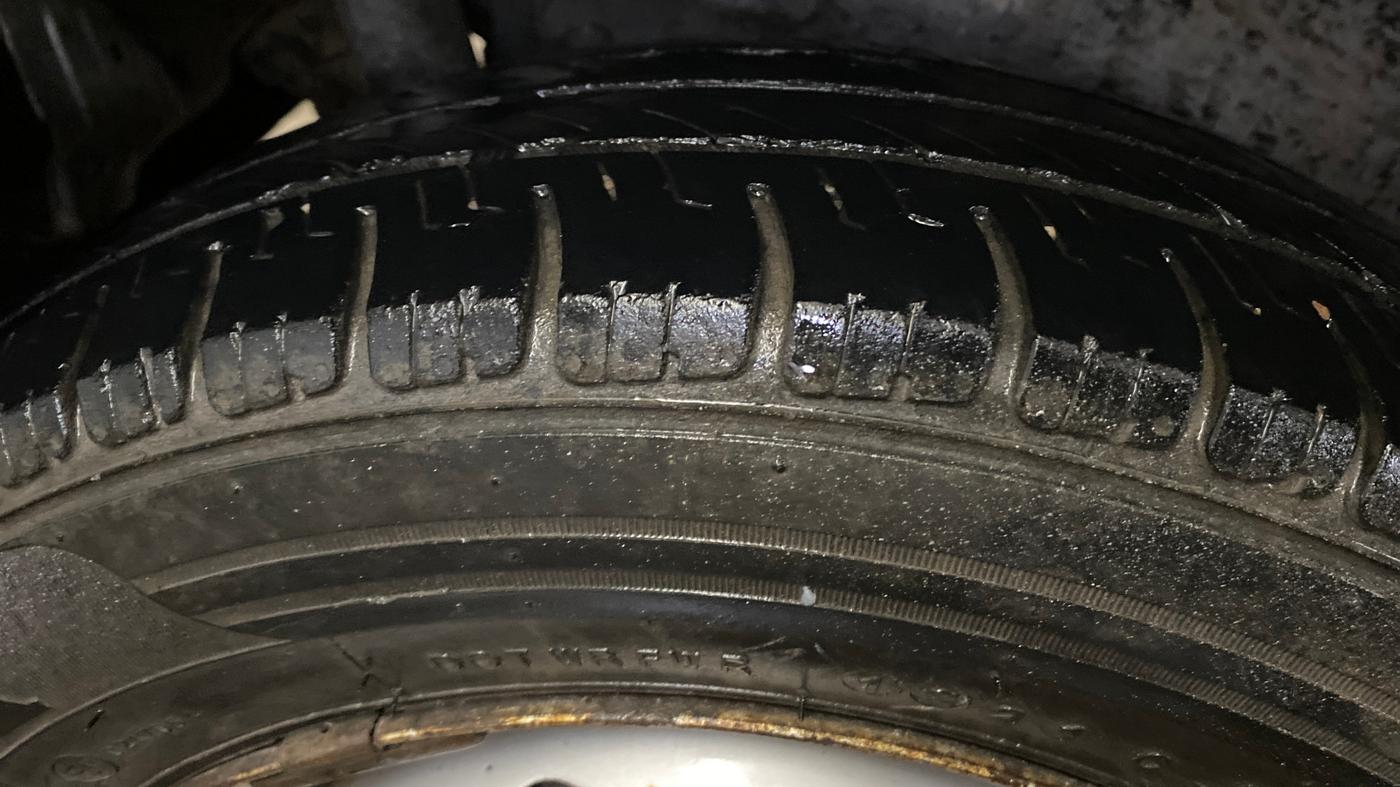 2014 Maruti Wagon R 1.0 LXI, Petrol, Manual, 77,546 km, Right Rear Tyre Tread