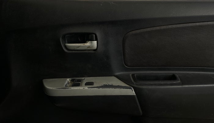 2014 Maruti Wagon R 1.0 LXI, Petrol, Manual, 77,546 km, Driver Side Door Panels Control