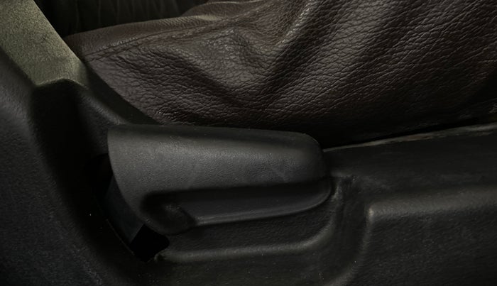 2014 Maruti Wagon R 1.0 LXI, Petrol, Manual, 77,546 km, Driver Side Adjustment Panel