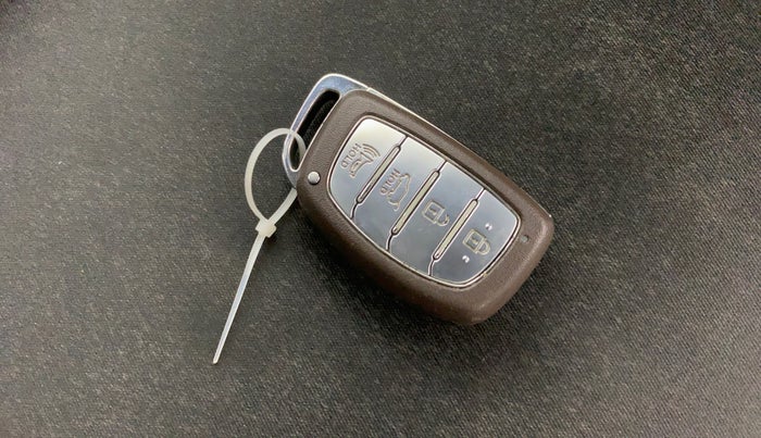 2022 Hyundai NEW I20 ASTA (O) 1.2 MT, Petrol, Manual, 53,503 km, Key Close Up