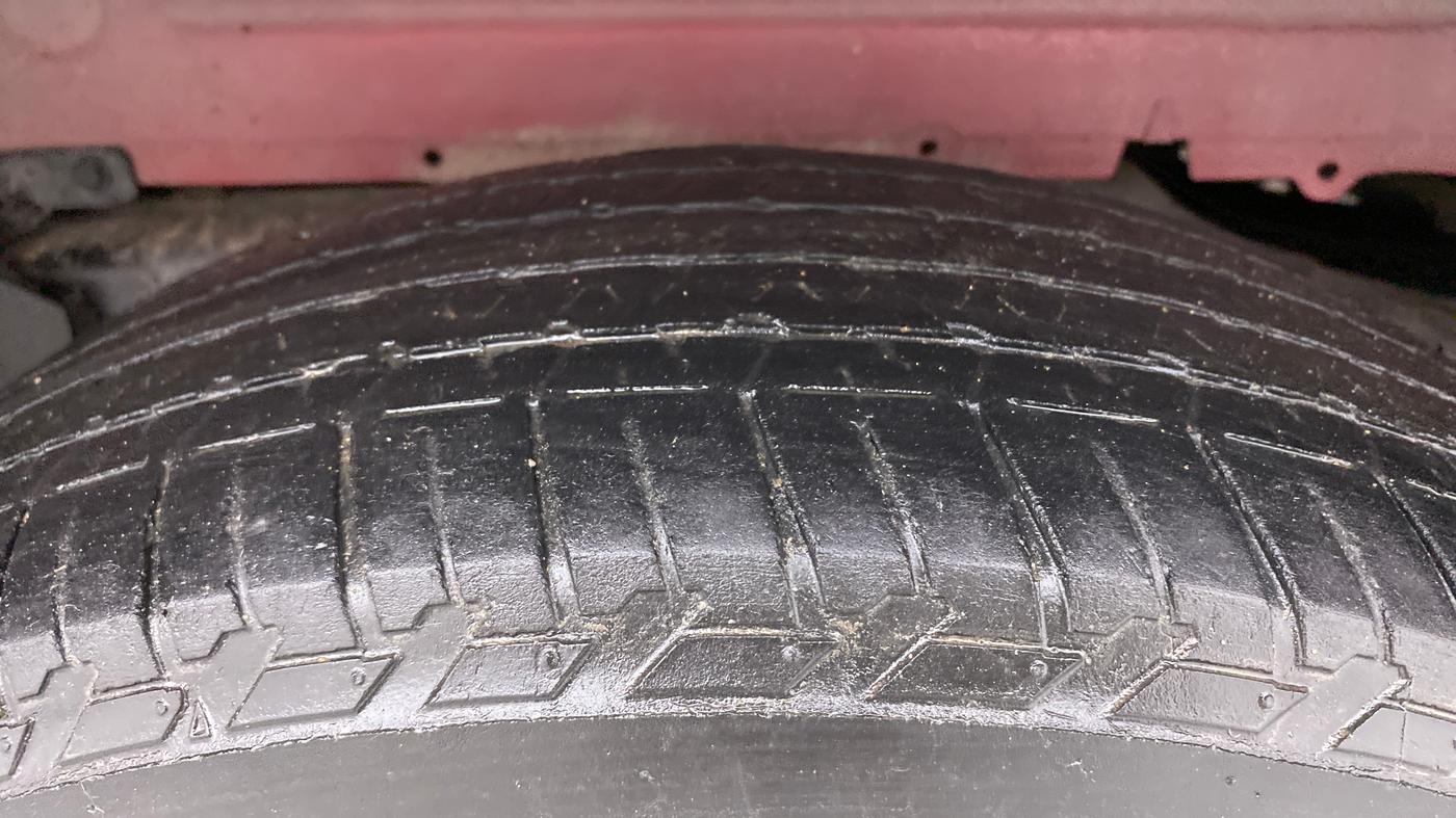 2018 Mahindra Scorpio S5, CNG, Manual, 86,360 km, Left Rear Tyre Tread