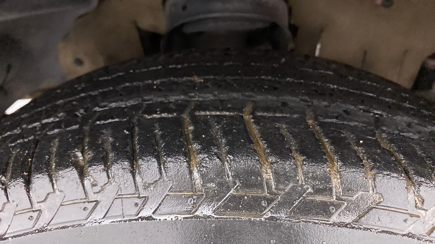 2018 Mahindra Scorpio S5, CNG, Manual, 86,360 km, Right Front Tyre Tread
