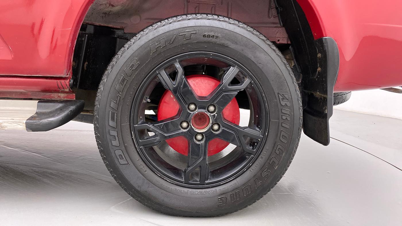 2018 Mahindra Scorpio S5, CNG, Manual, 86,360 km, Left Rear Wheel