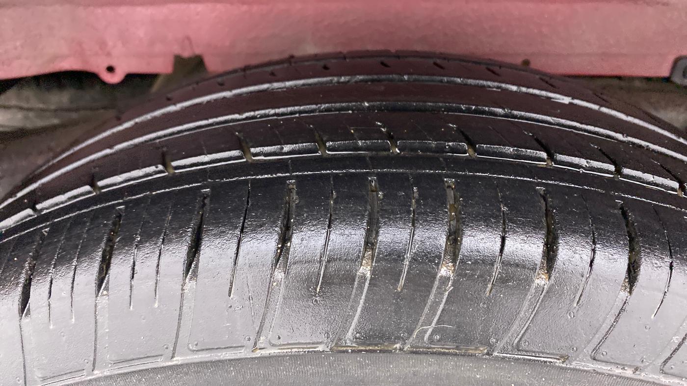2018 Mahindra Scorpio S5, CNG, Manual, 86,360 km, Right Rear Tyre Tread