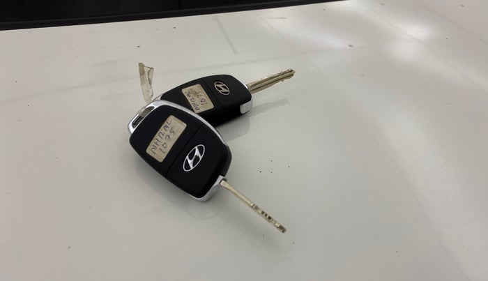 2015 Hyundai Xcent S 1.2, Petrol, Manual, 96,897 km, Key Close Up