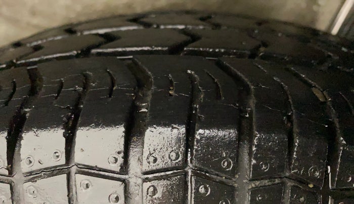 2012 Maruti Ritz VXI, Petrol, Manual, 54,241 km, Left Rear Tyre Tread