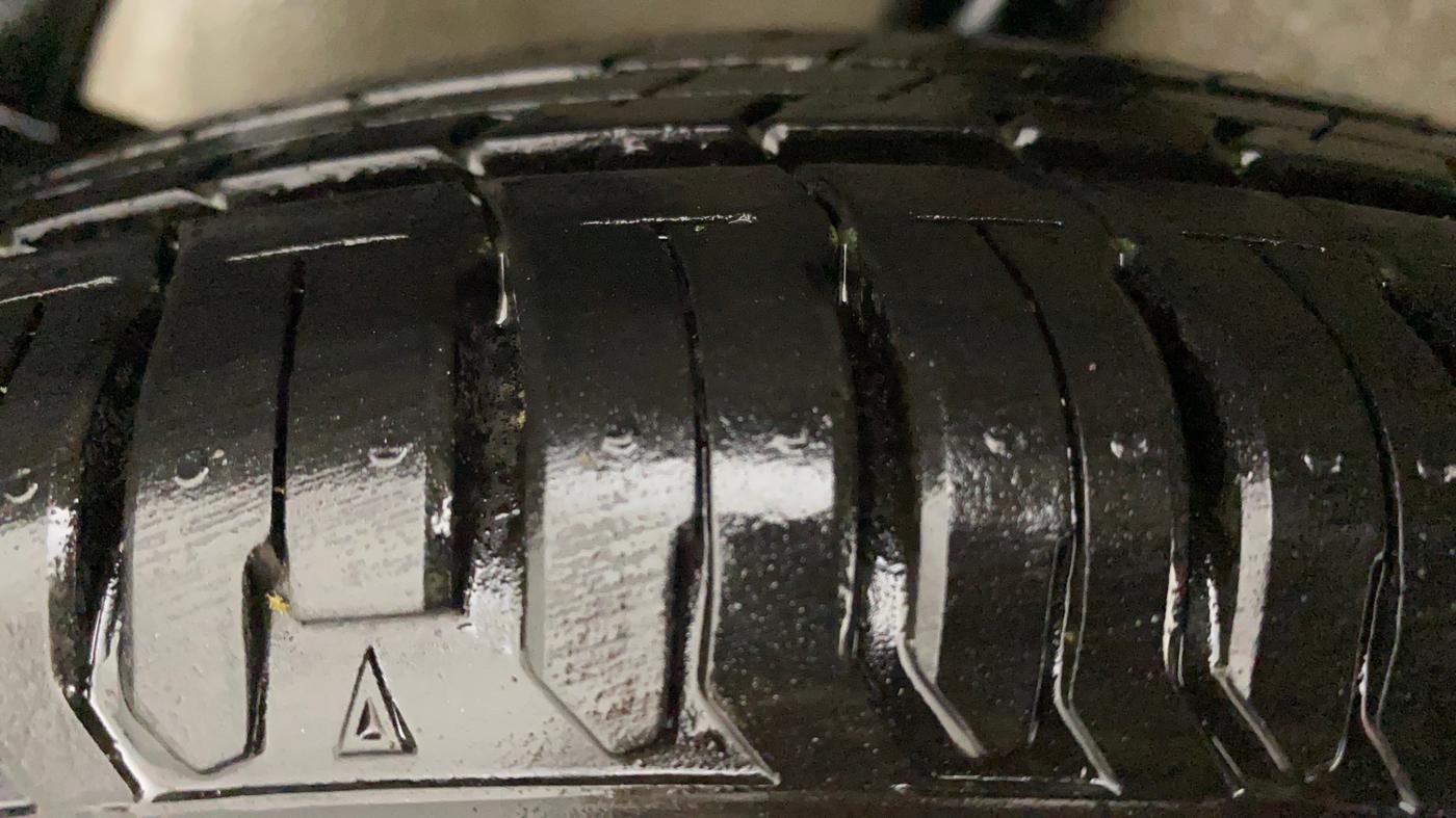 2012 Maruti Ritz VXI, Petrol, Manual, 54,241 km, Right Rear Tyre Tread