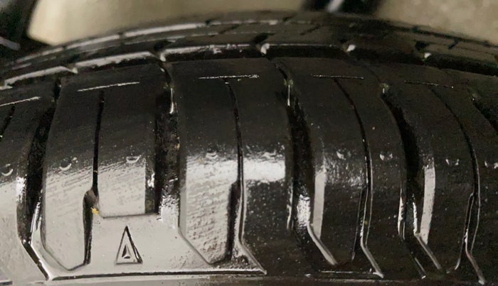 2012 Maruti Ritz VXI, Petrol, Manual, 54,241 km, Right Rear Tyre Tread