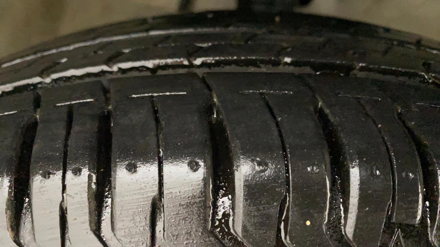 2012 Maruti Ritz VXI, Petrol, Manual, 54,241 km, Right Front Tyre Tread