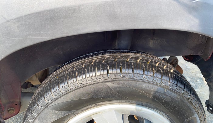 2016 Renault Kwid RXL, Petrol, Manual, 37,435 km, Left Rear Tyre Tread