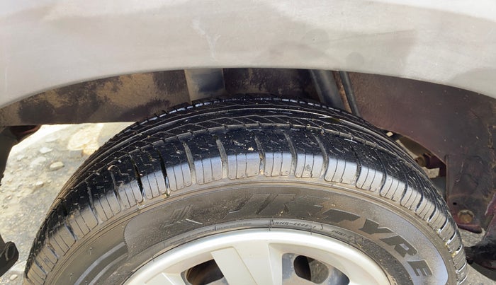 2016 Renault Kwid RXL, Petrol, Manual, 37,435 km, Right Rear Tyre Tread