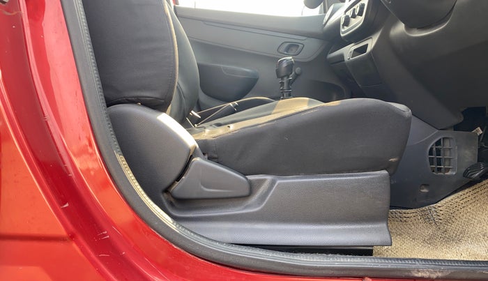 2016 Renault Kwid RXL, Petrol, Manual, 37,435 km, Driver Side Adjustment Panel