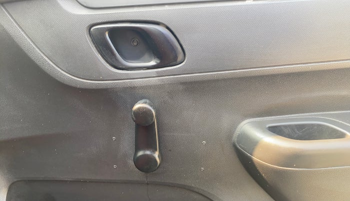 2016 Renault Kwid RXL, Petrol, Manual, 37,435 km, Driver Side Door Panels Control