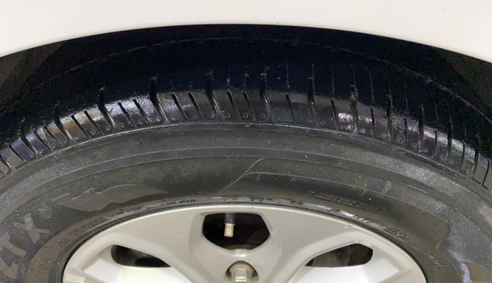 2017 Ford Figo Aspire TITANIUM 1.2 PETROL, Petrol, Manual, 52,248 km, Left Front Tyre Tread