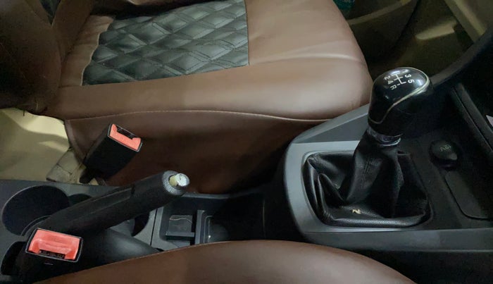 2017 Ford Figo Aspire TITANIUM 1.2 PETROL, Petrol, Manual, 52,248 km, Gear Lever