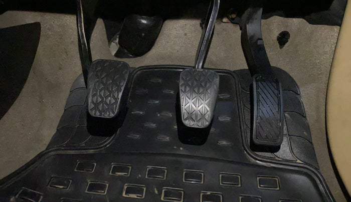 2017 Ford Figo Aspire TITANIUM 1.2 PETROL, Petrol, Manual, 52,248 km, Pedals