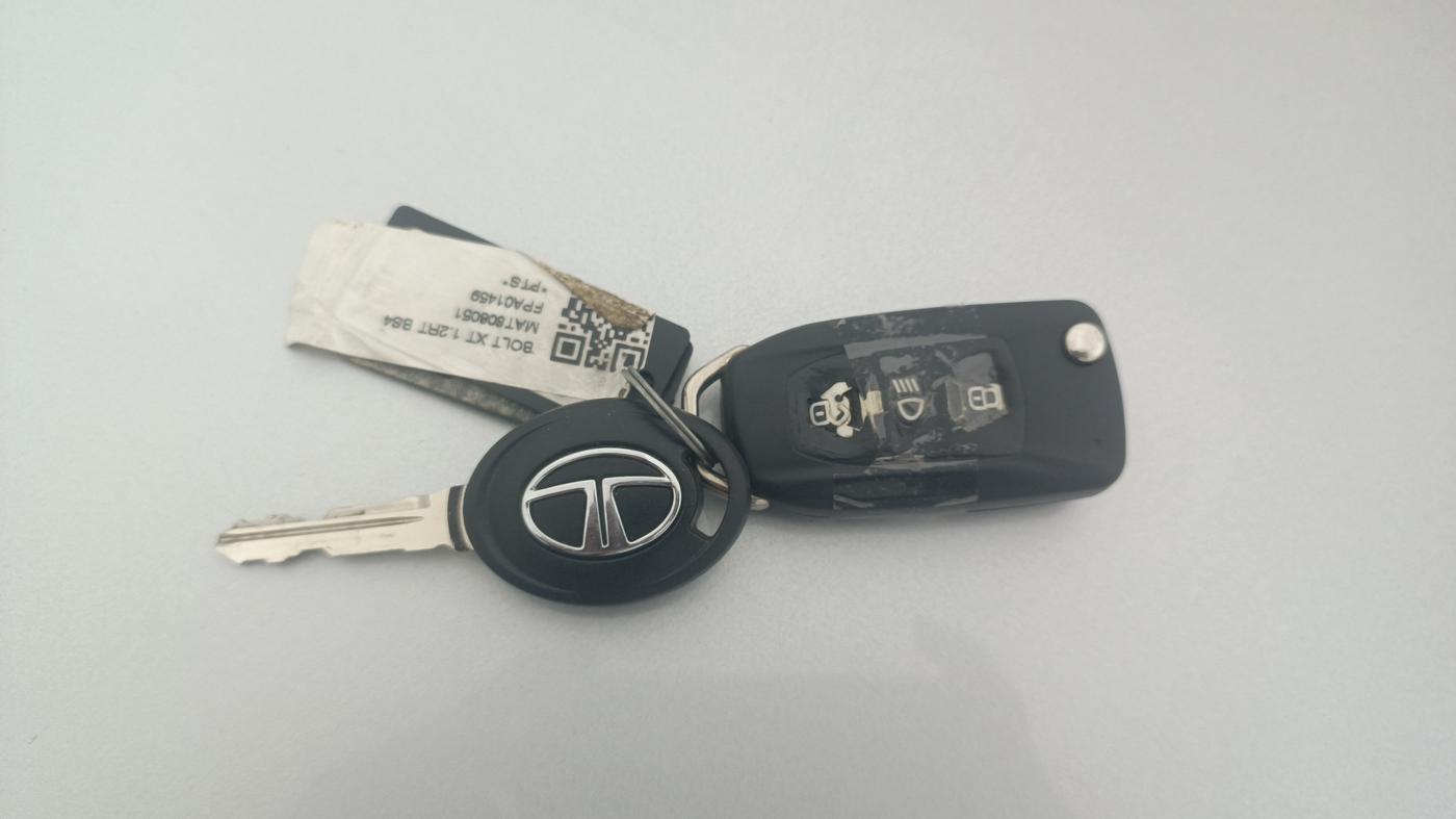 2015 Tata Bolt XT REVOTRON, Petrol, Manual, 82,209 km, Key Close Up