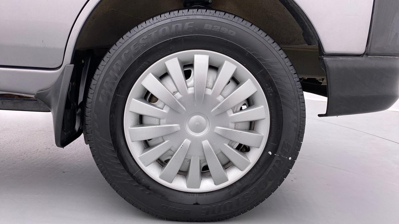 2018 Maruti Eeco 7 STR, Petrol, Manual, 40,289 km, Right Front Wheel