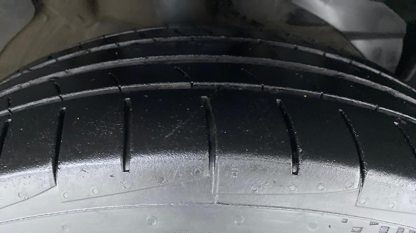 2020 MG HECTOR SHARP DCT PETROL, Petrol, Automatic, 29,101 km, Right Front Tyre Tread