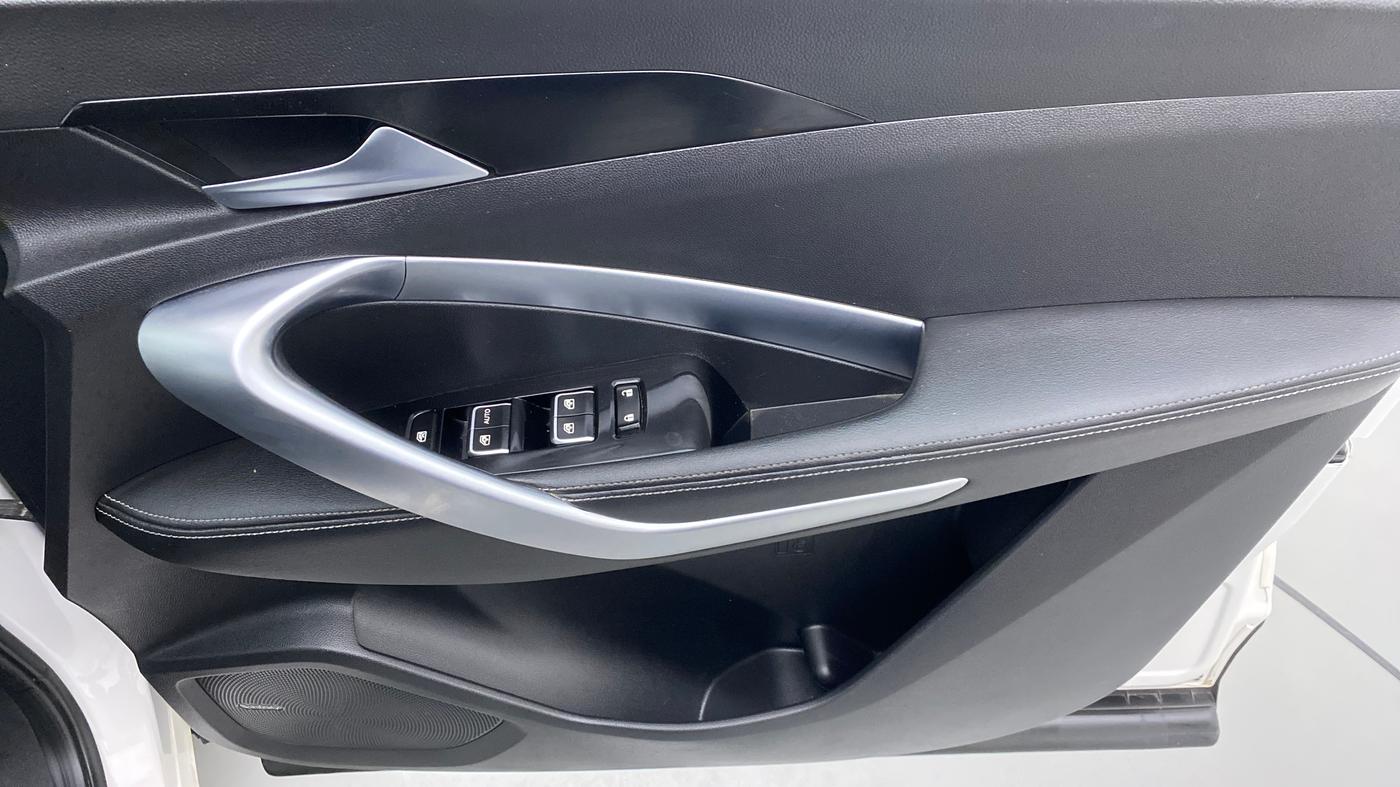 2020 MG HECTOR SHARP DCT PETROL, Petrol, Automatic, 29,101 km, Driver Side Door Panels Control