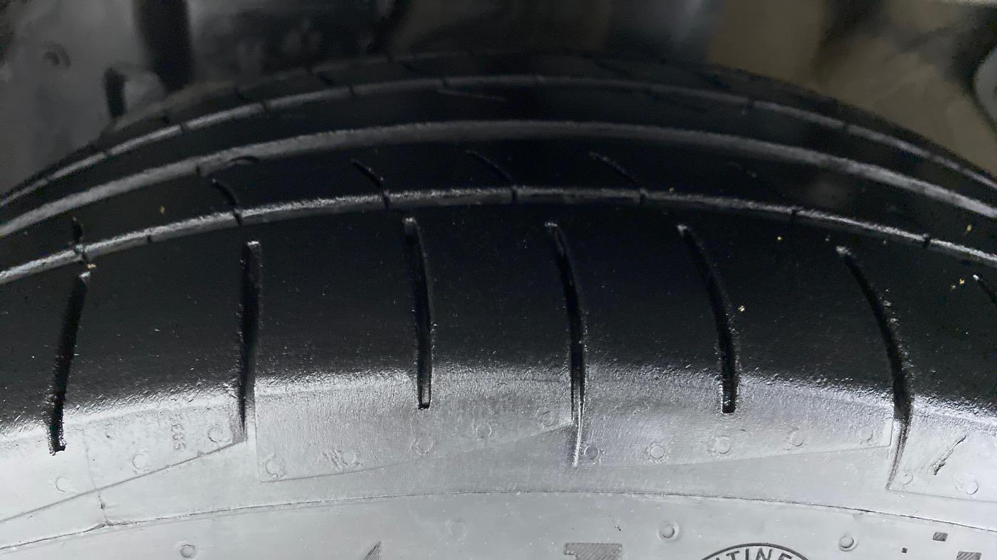 2020 MG HECTOR SHARP DCT PETROL, Petrol, Automatic, 29,101 km, Left Front Tyre Tread