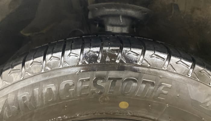 2014 Hyundai i20 ASTA 1.4 CRDI, Diesel, Manual, 1,42,812 km, Left Front Tyre Tread