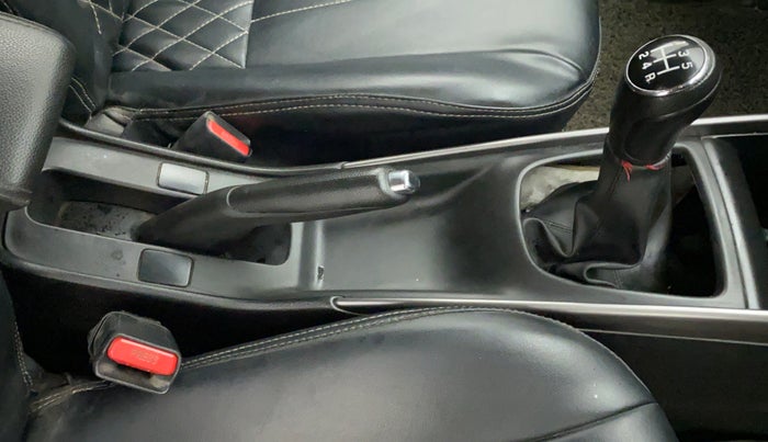2019 Maruti Baleno DELTA PETROL 1.2, Petrol, Manual, 89,185 km, Gear Lever