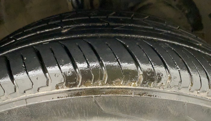 2019 Maruti Baleno DELTA PETROL 1.2, Petrol, Manual, 89,185 km, Right Front Tyre Tread