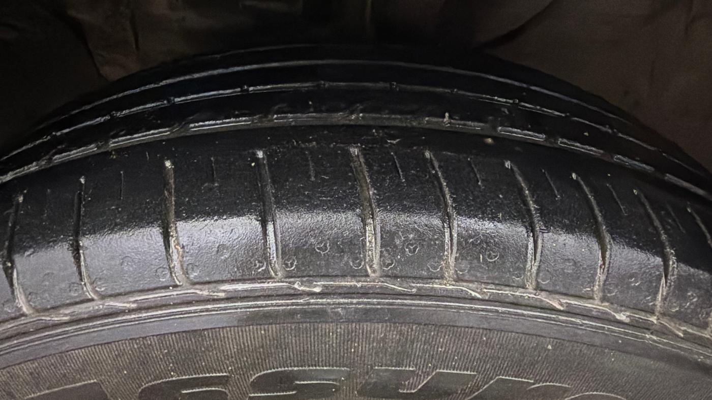2016 Hyundai Creta SX PLUS 1.6 PETROL, Petrol, Manual, 93,443 km, Left Front Tyre Tread