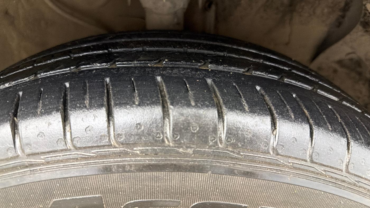 2016 Hyundai Creta SX PLUS 1.6 PETROL, Petrol, Manual, 93,443 km, Right Front Tyre Tread