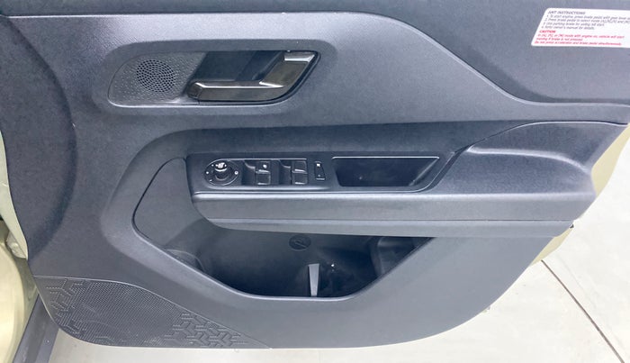 2022 Tata PUNCH CREATIVE 1.2 AMT KAZIRANGA EDITION , Petrol, Automatic, 10,340 km, Driver Side Door Panels Control