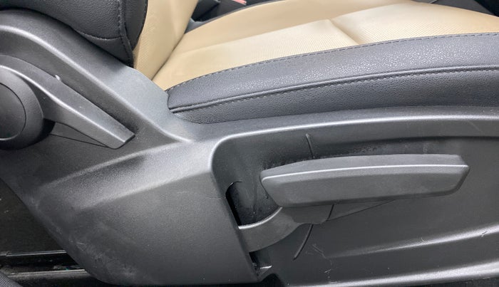 2022 Tata PUNCH CREATIVE 1.2 AMT KAZIRANGA EDITION , Petrol, Automatic, 10,340 km, Driver Side Adjustment Panel