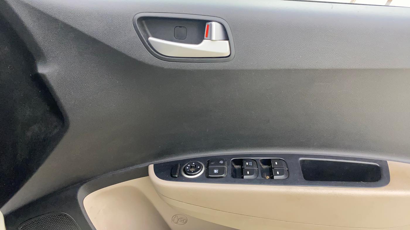2017 Hyundai Grand i10 SPORTZ (O) 1.2 U2 CRDI, Diesel, Manual, 1,31,537 km, Driver Side Door Panels Control