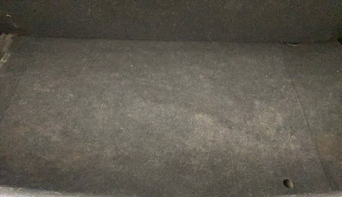 2014 Maruti Swift VDI, Diesel, Manual, 1,35,287 km, Boot Inside