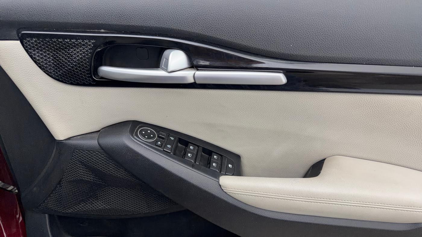2022 KIA SELTOS HTX IVT 1.5 PETROL, Petrol, Automatic, 33,516 km, Driver Side Door Panels Control