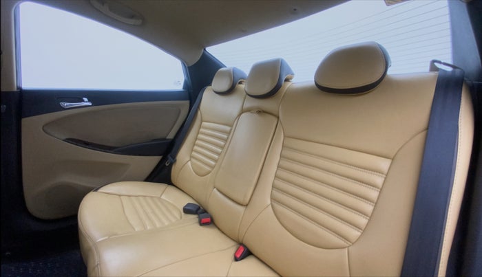 2012 Hyundai Verna FLUIDIC 1.6 CRDI SX, Diesel, Manual, 1,06,243 km, Right Side Rear Door Cabin