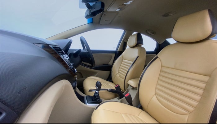2012 Hyundai Verna FLUIDIC 1.6 CRDI SX, Diesel, Manual, 1,06,243 km, Right Side Front Door Cabin