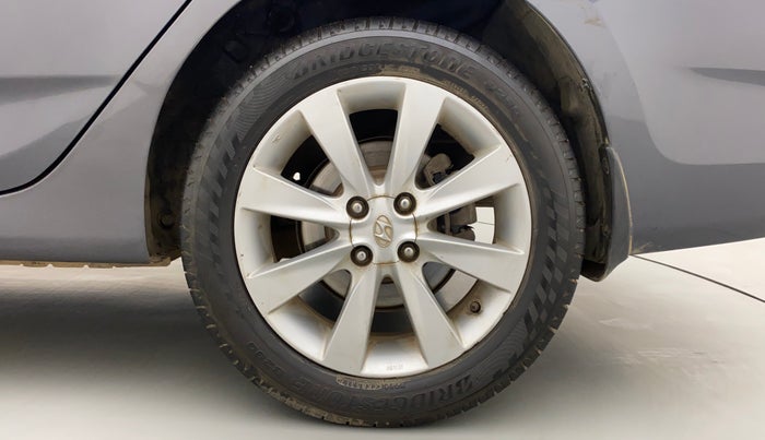 2012 Hyundai Verna FLUIDIC 1.6 CRDI SX, Diesel, Manual, 1,06,243 km, Left Rear Wheel