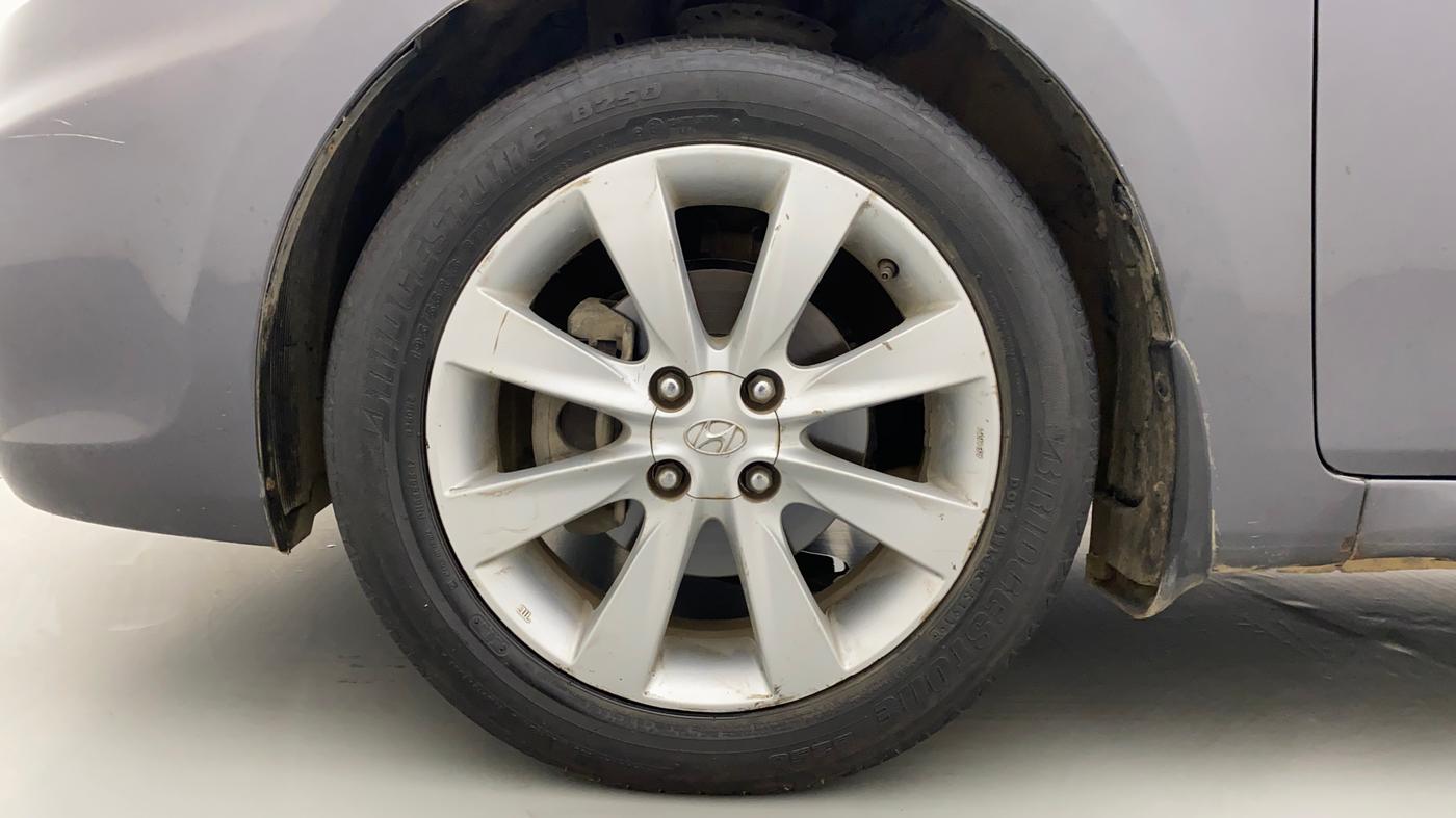 2012 Hyundai Verna FLUIDIC 1.6 CRDI SX, Diesel, Manual, 1,06,243 km, Left Front Wheel