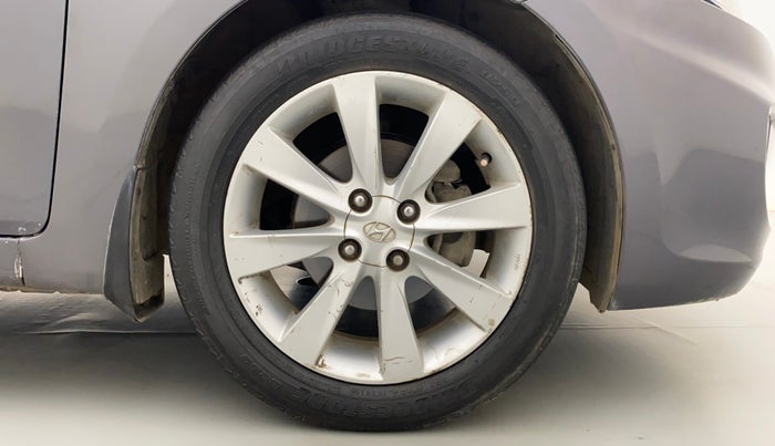 2012 Hyundai Verna FLUIDIC 1.6 CRDI SX, Diesel, Manual, 1,06,243 km, Right Front Wheel