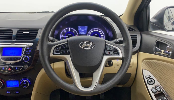 2012 Hyundai Verna FLUIDIC 1.6 CRDI SX, Diesel, Manual, 1,06,243 km, Steering Wheel Close Up