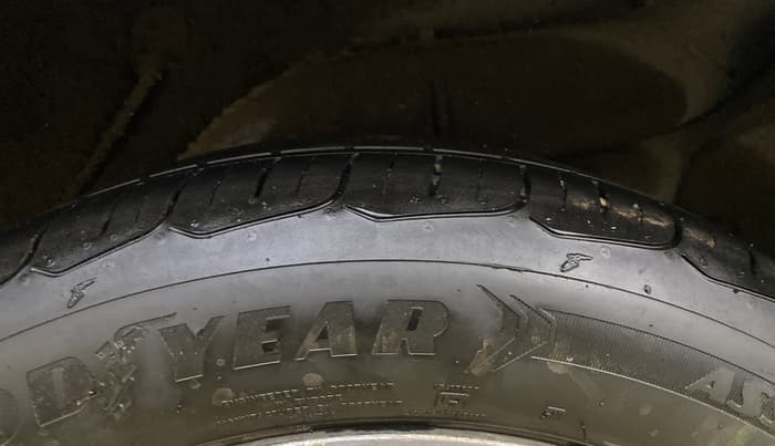 2014 Hyundai Verna FLUIDIC 1.6 VTVT SX AT, Petrol, Automatic, 68,524 km, Left Rear Tyre Tread